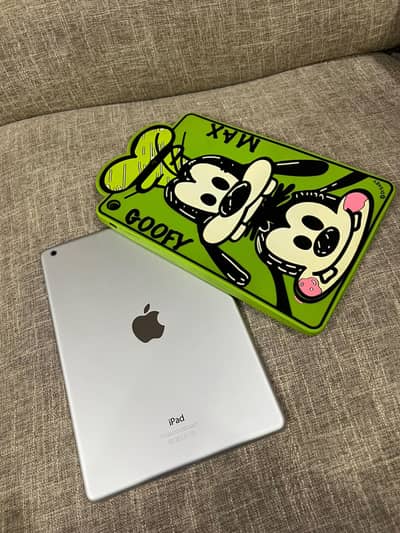 Apple iPad Air 1st Gen (16GB, Silver) - A+ Condition