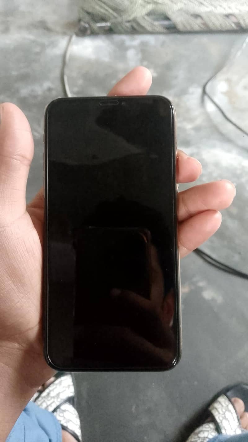 Apple iPhone XS 1