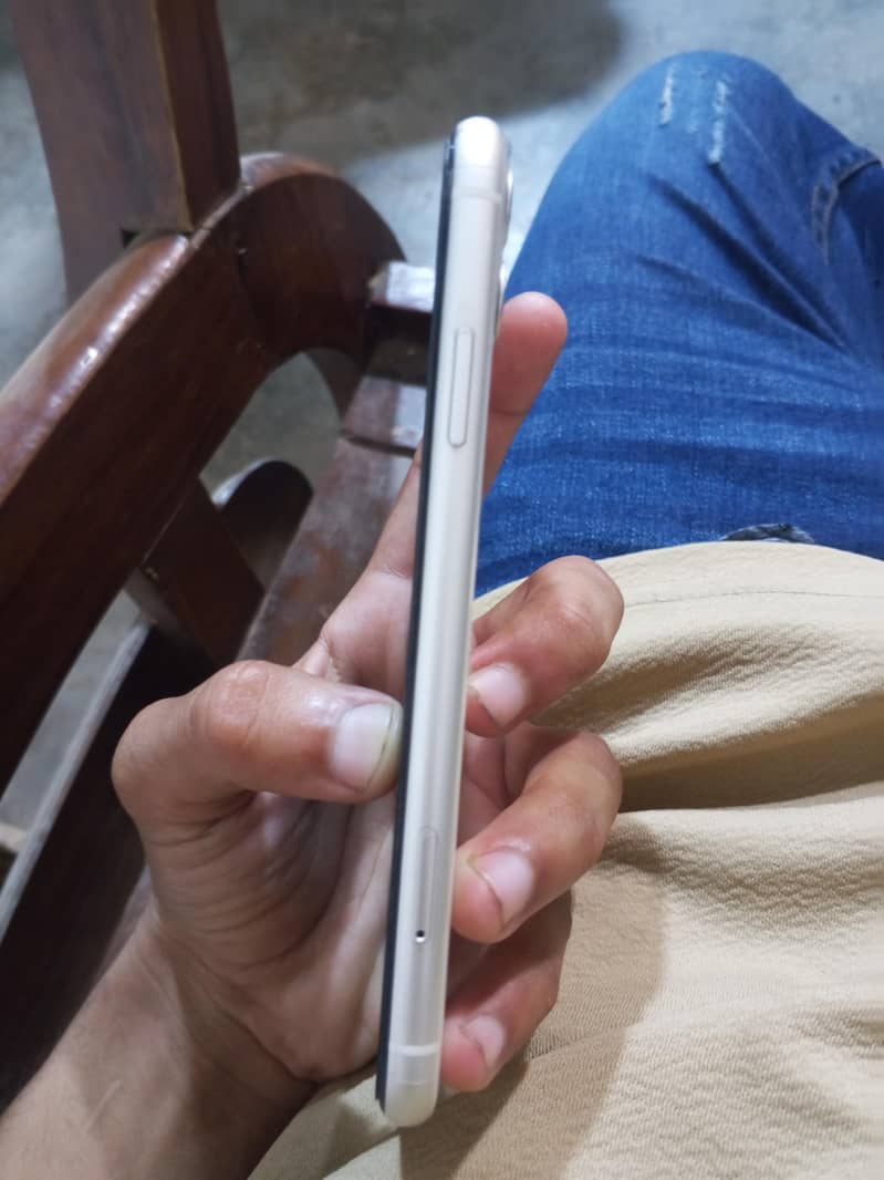 Apple iPhone 11 1
