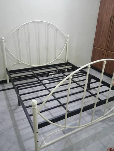 iron bed