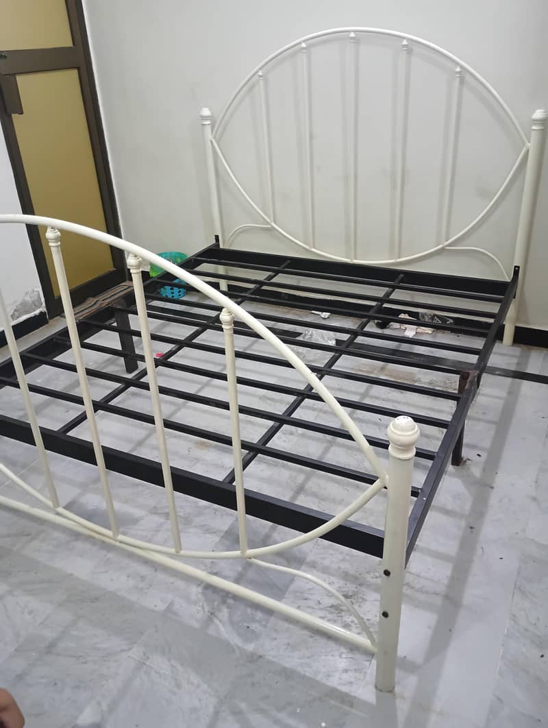 iron bed 2
