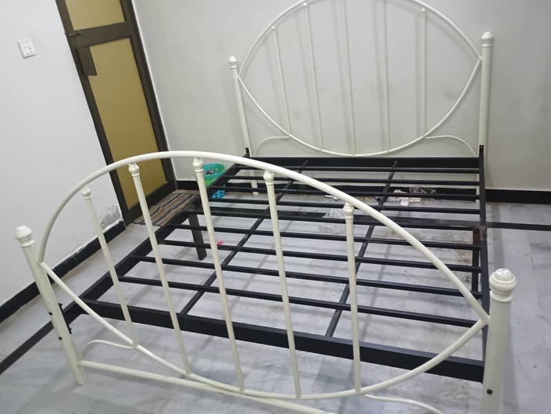 iron bed 3