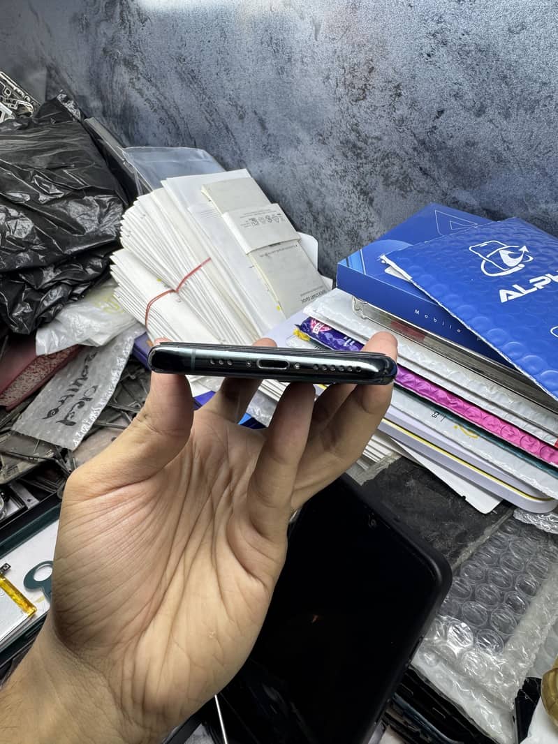 Apple iPhone 11 Pro 2