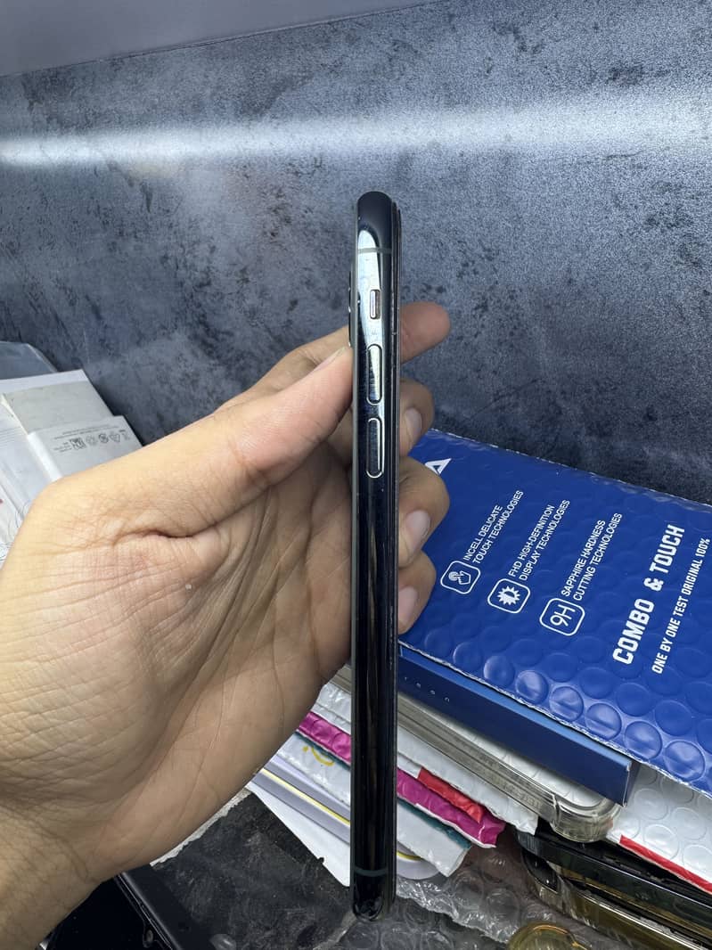Apple iPhone 11 Pro 5