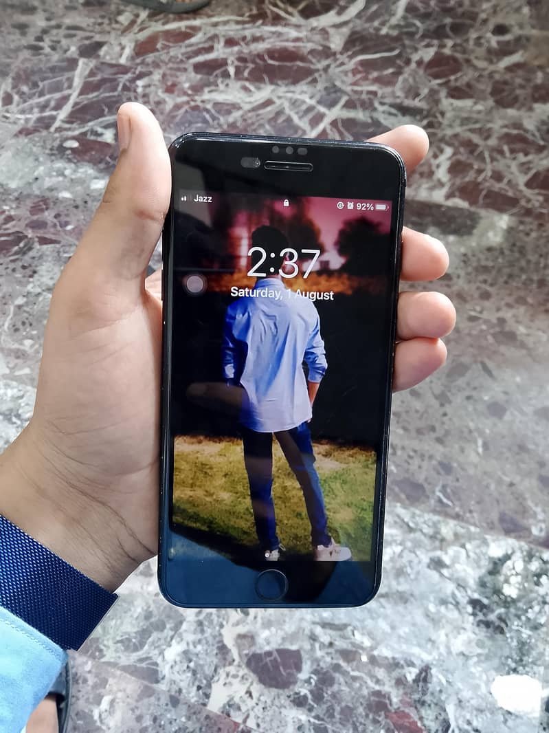 Apple iPhone 7 Plus 1