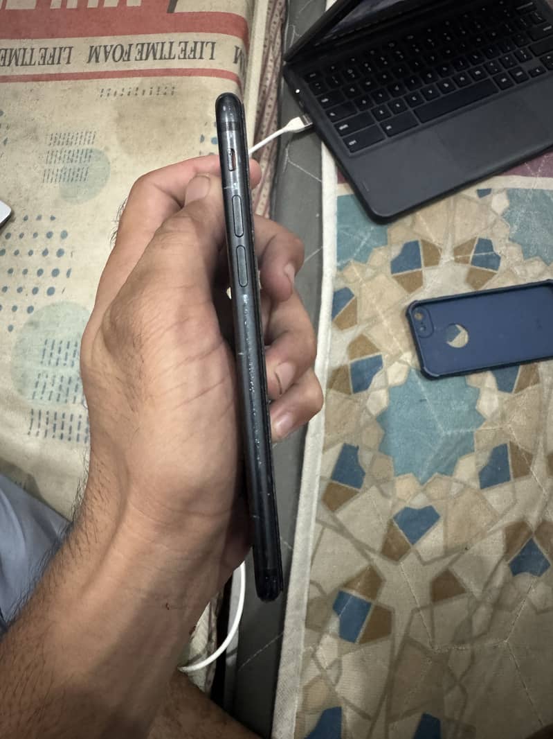 Apple iPhone 7 5