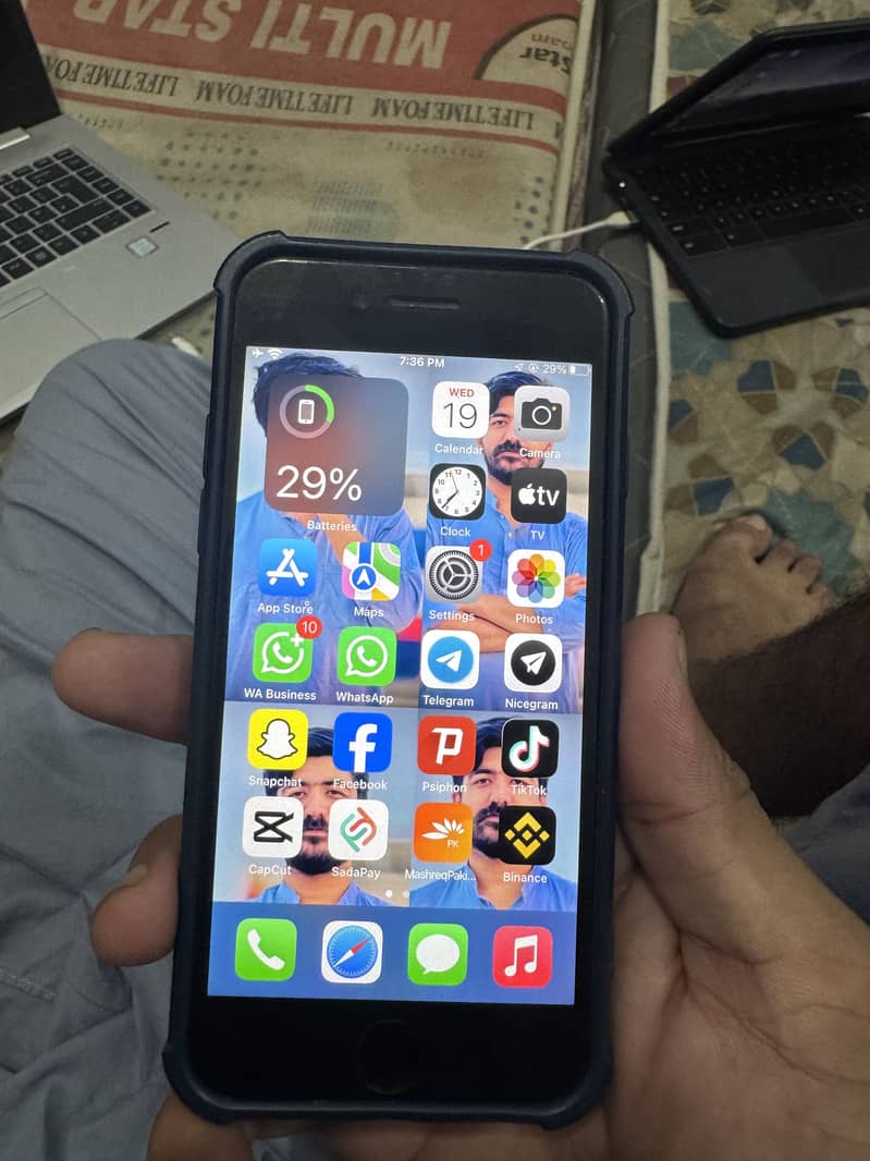 Apple iPhone 7 6