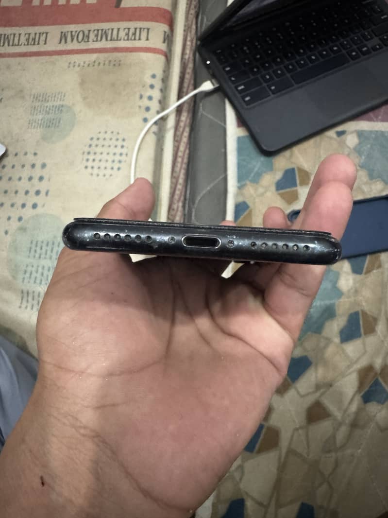 Apple iPhone 7 9