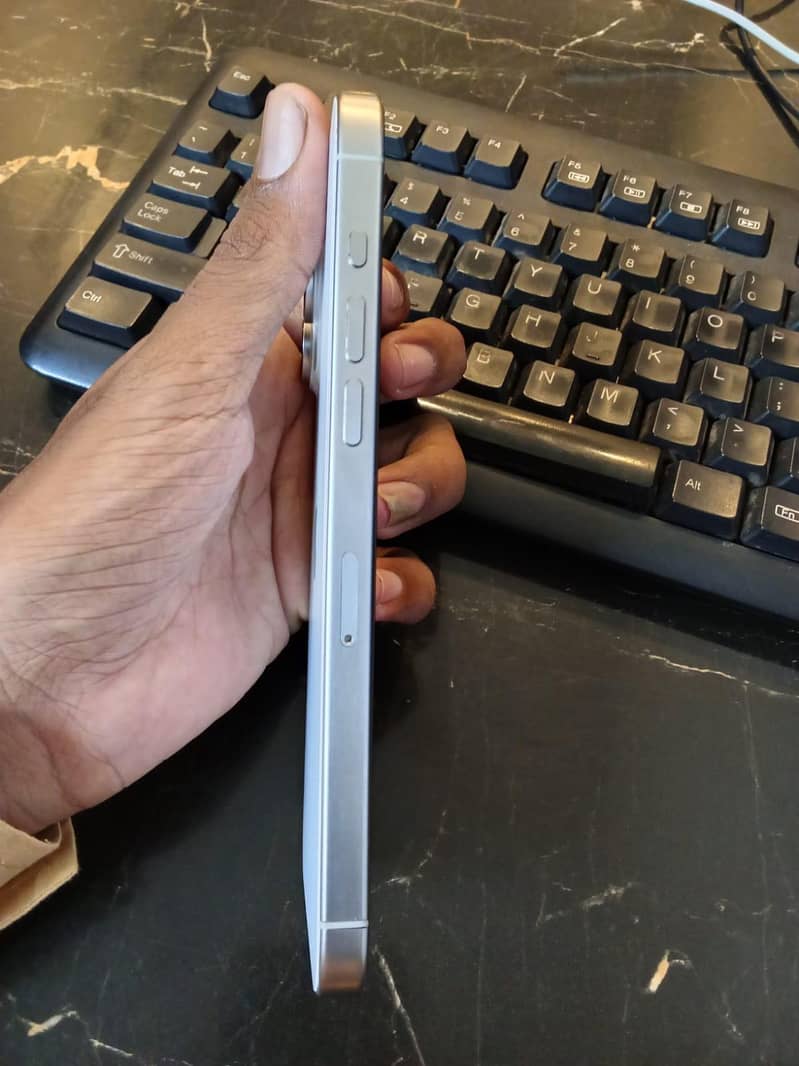 Apple iPhone 15 Pro Max 1