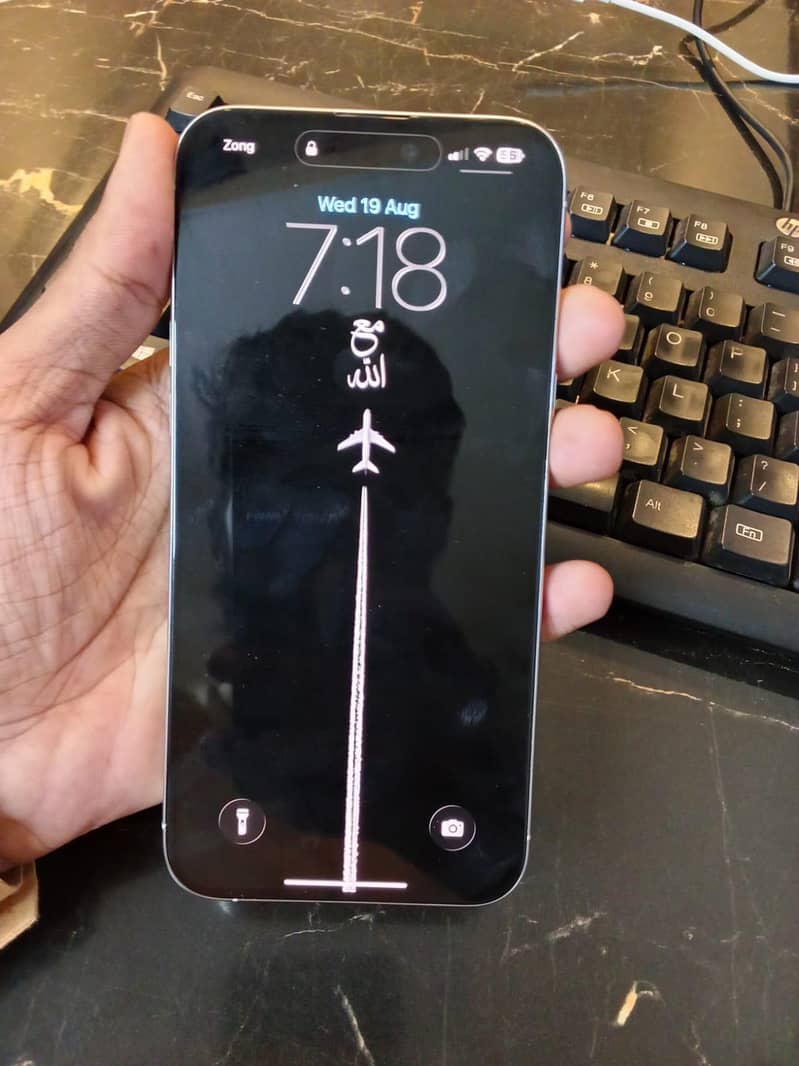 Apple iPhone 15 Pro Max 6