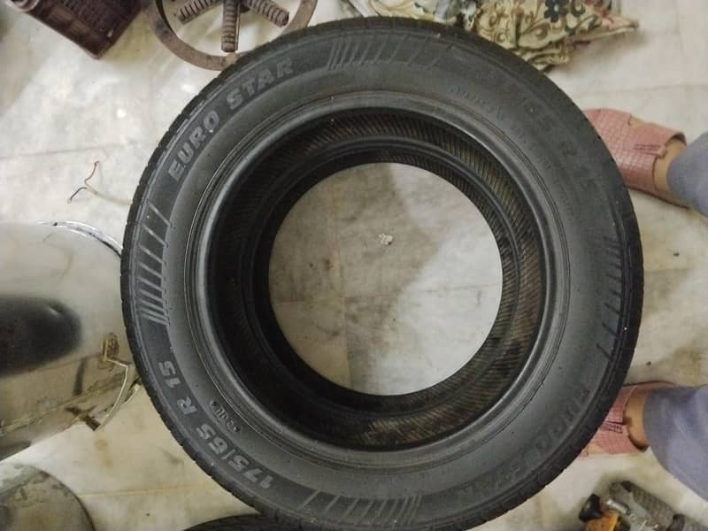 4 tyres 4