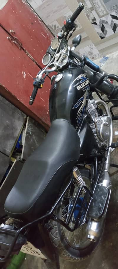 SUZUKI GS 125 2006