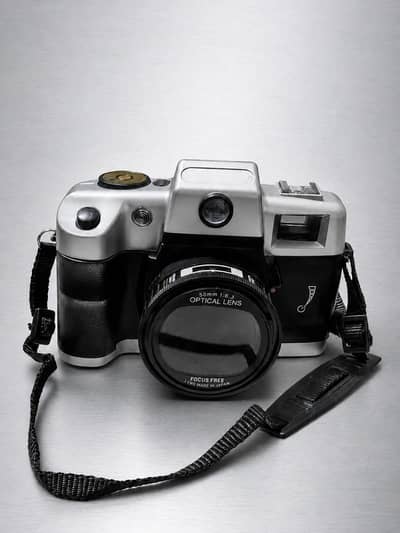 olymus Silver Digital Camera with Flash – Excellent Condition