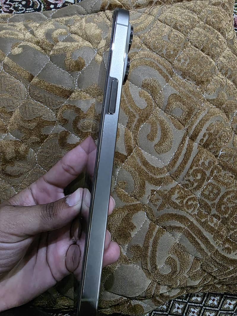 Apple iPhone 14 Pro Max 4