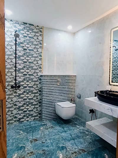 brand new 2 bed lounge flat available for sale in fb area block 12