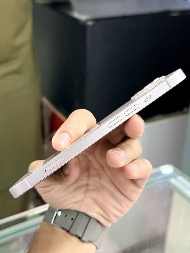 Apple iPhone 13 3