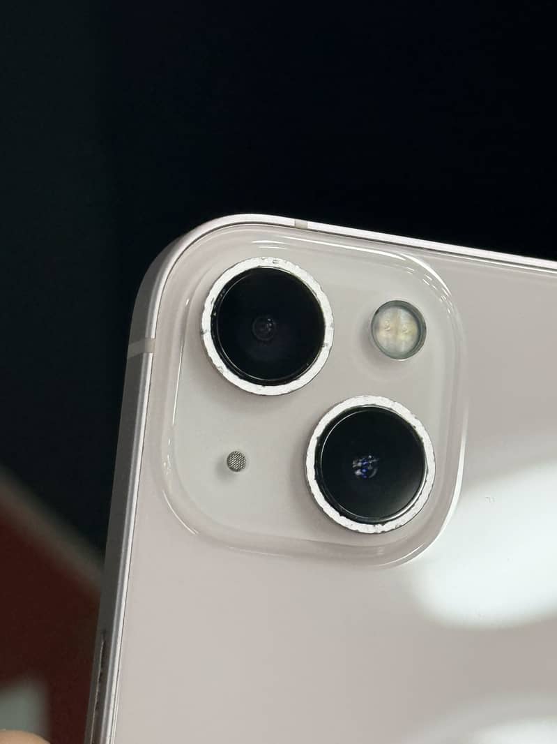 Apple iPhone 13 4