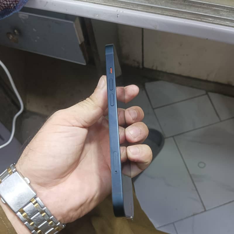 Apple iPhone 13 1