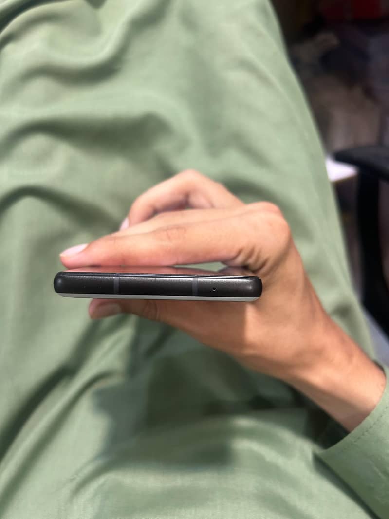 Google Pixel 6a 5