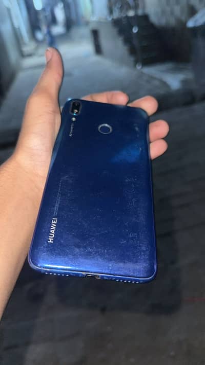 Huawei Y7