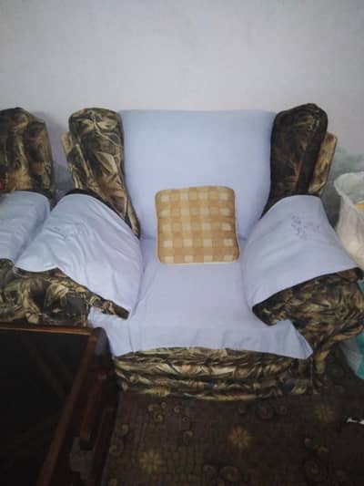 sofa set three pic for sale
