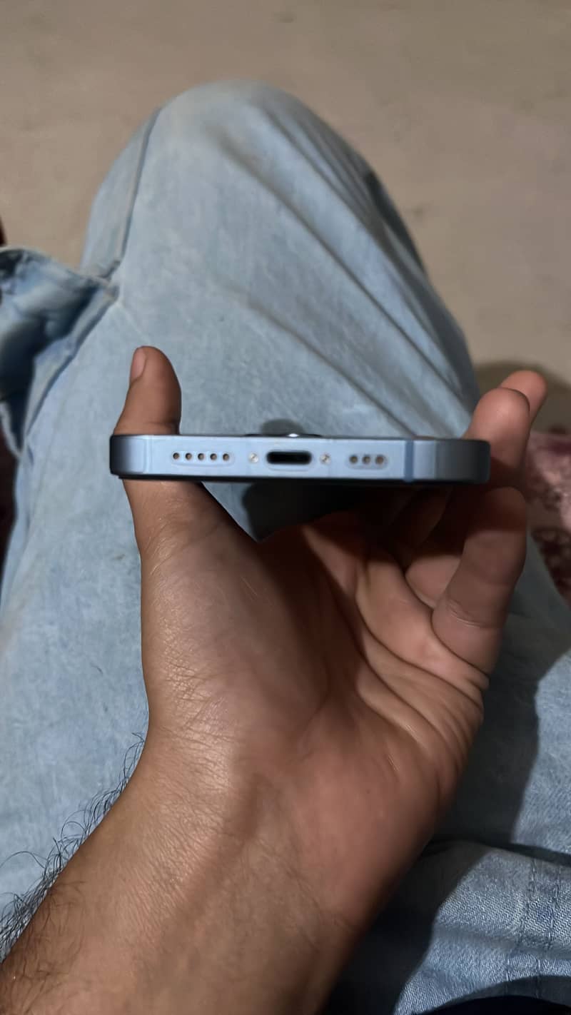 Apple iPhone 14 4