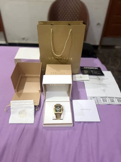 Versace 100% original imported 1 week box open watch