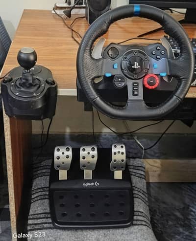 Logitech G29 with Shifter. Steering Wheel