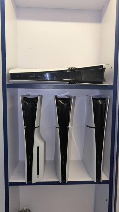 Playstations 4 & 5