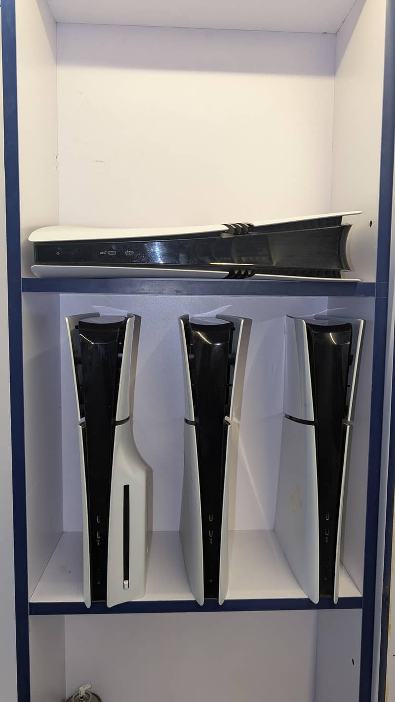 Playstations 4 & 5 0