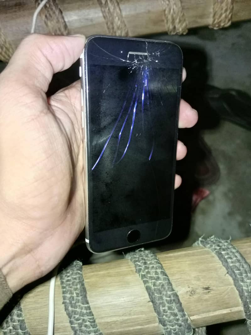 Apple iPhone SE 6