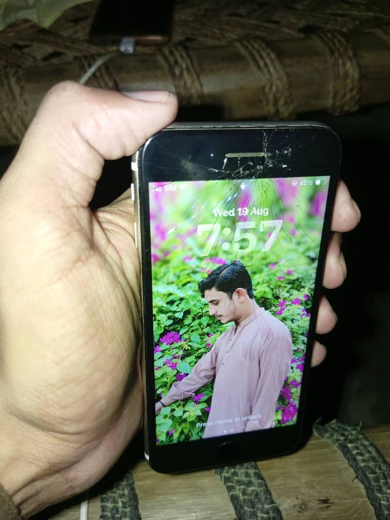 Apple iPhone SE 7