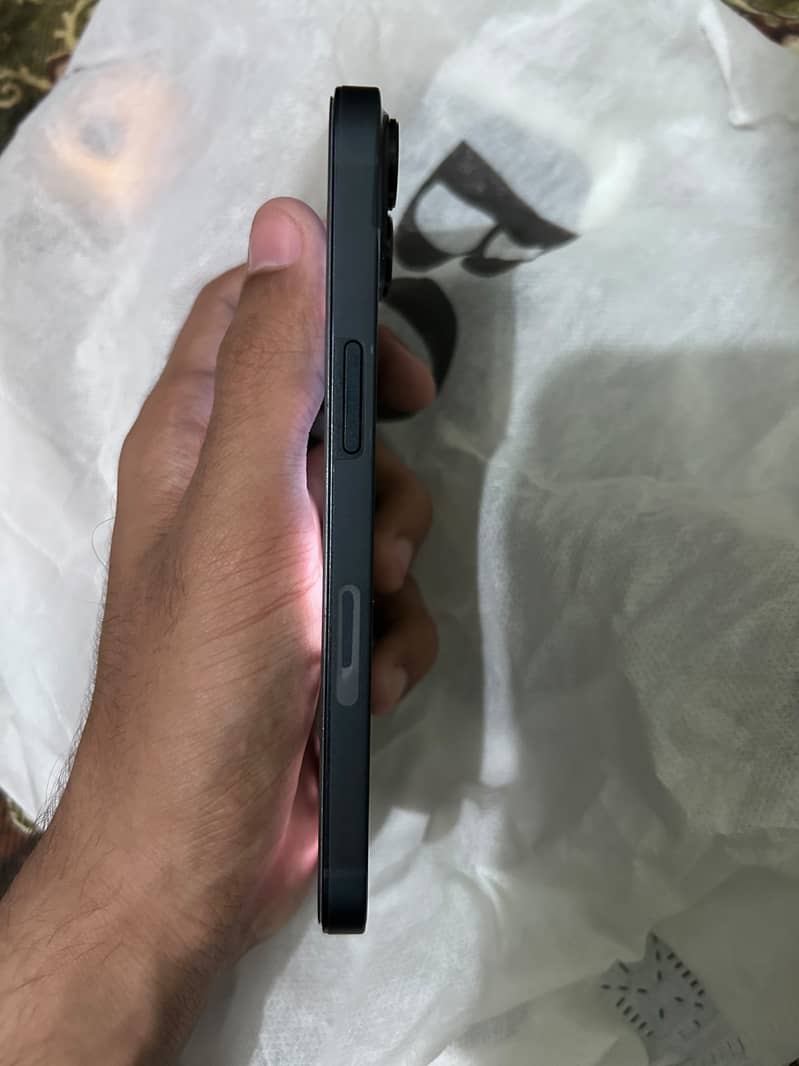 Apple iPhone 13 4