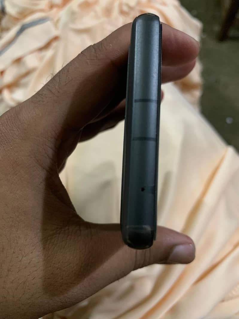 Google pixel 7A 3