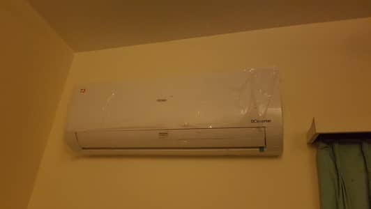 Haier 1.5 ton T3 Inverter A. c. model HSU-19HAFB W ( 1 month used)