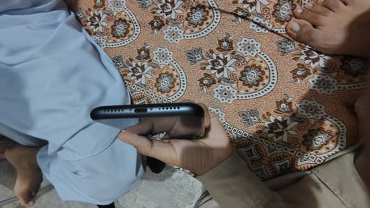 Apple iPhone 11 MDM lock