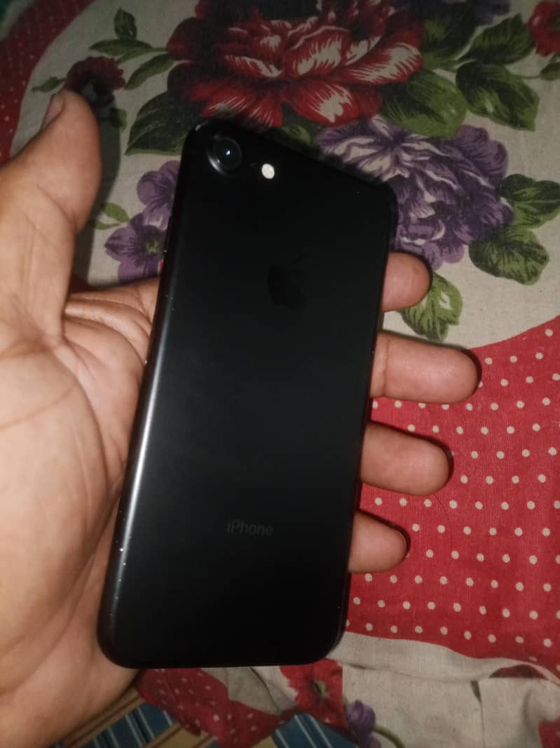Apple iPhone 7 1