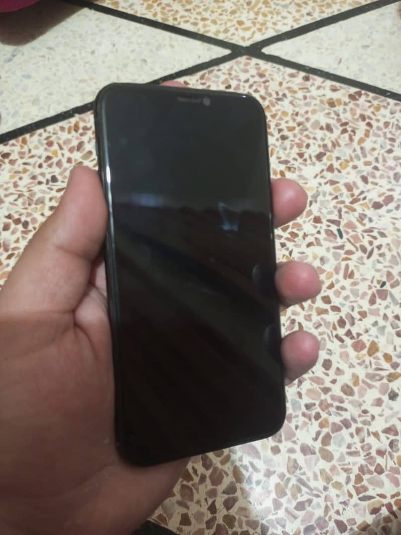 Apple iPhone 11 Pro 1