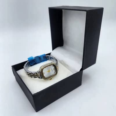 Elegant Ladies’ Luxury Watch — Gold & Silver Bracelet