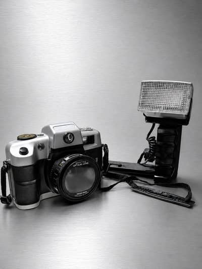 Olympus Vintage Camera with Flash – Excellent Condition
