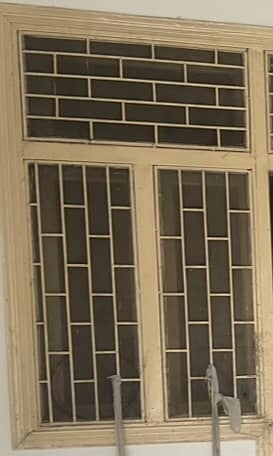 iron windows 0