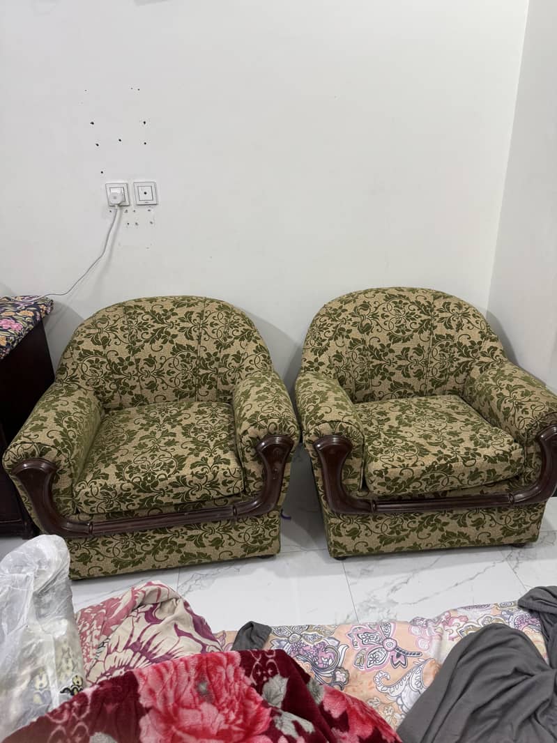 Sofa Set in good condition 1