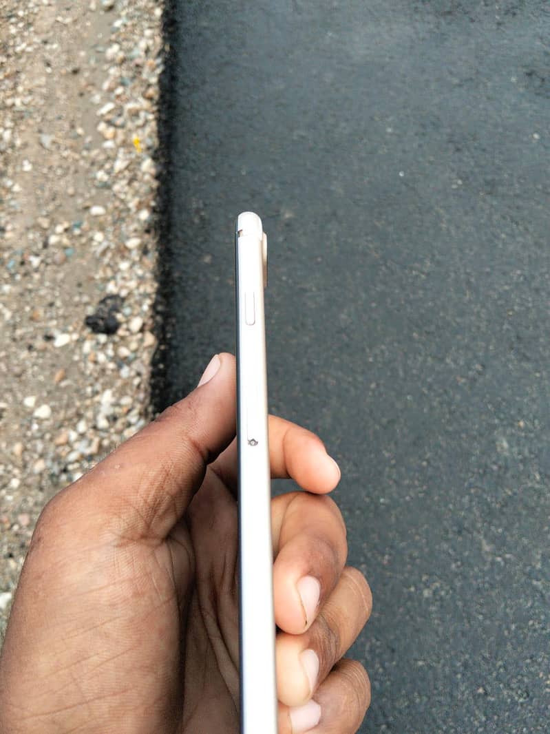 Apple iPhone 7 Plus 1