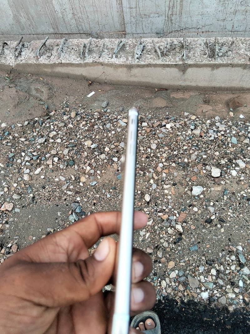 Apple iPhone 7 Plus 4