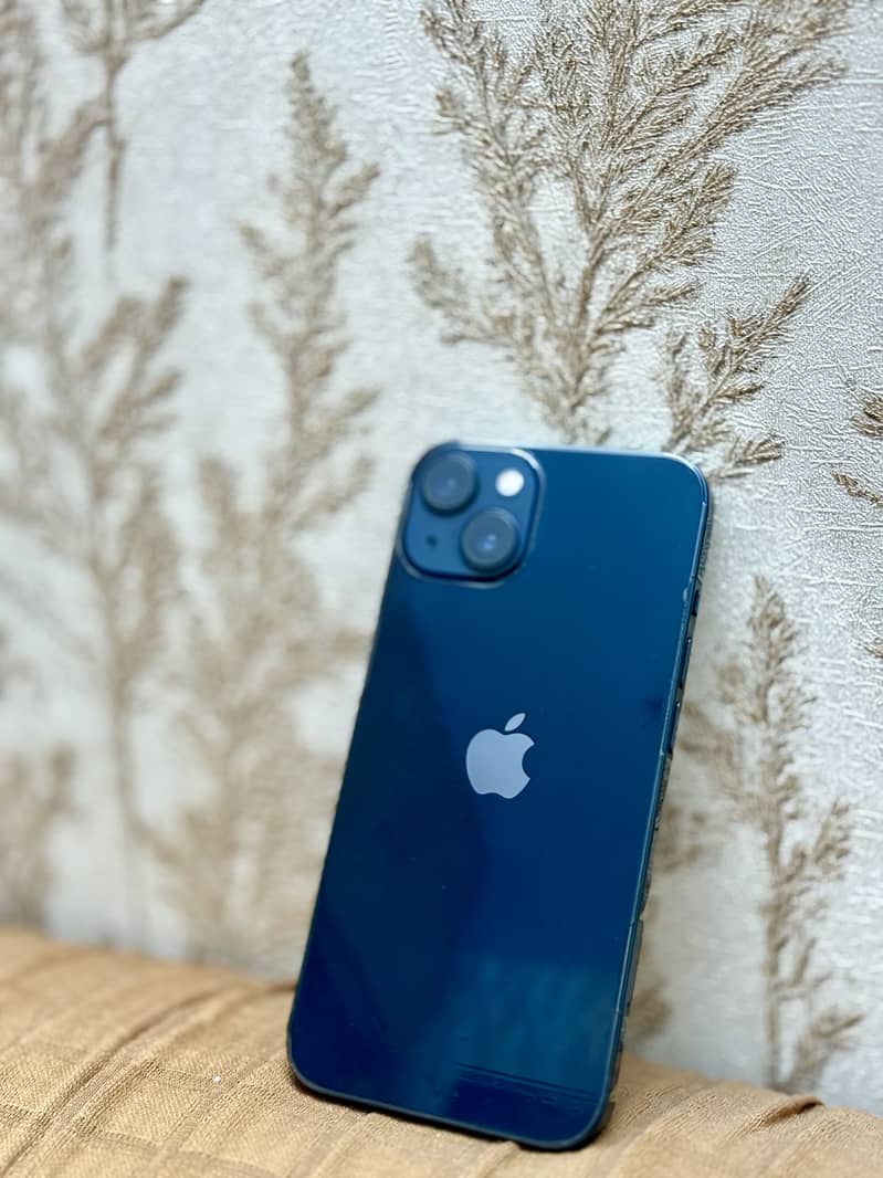 iPhone 13 JV 0