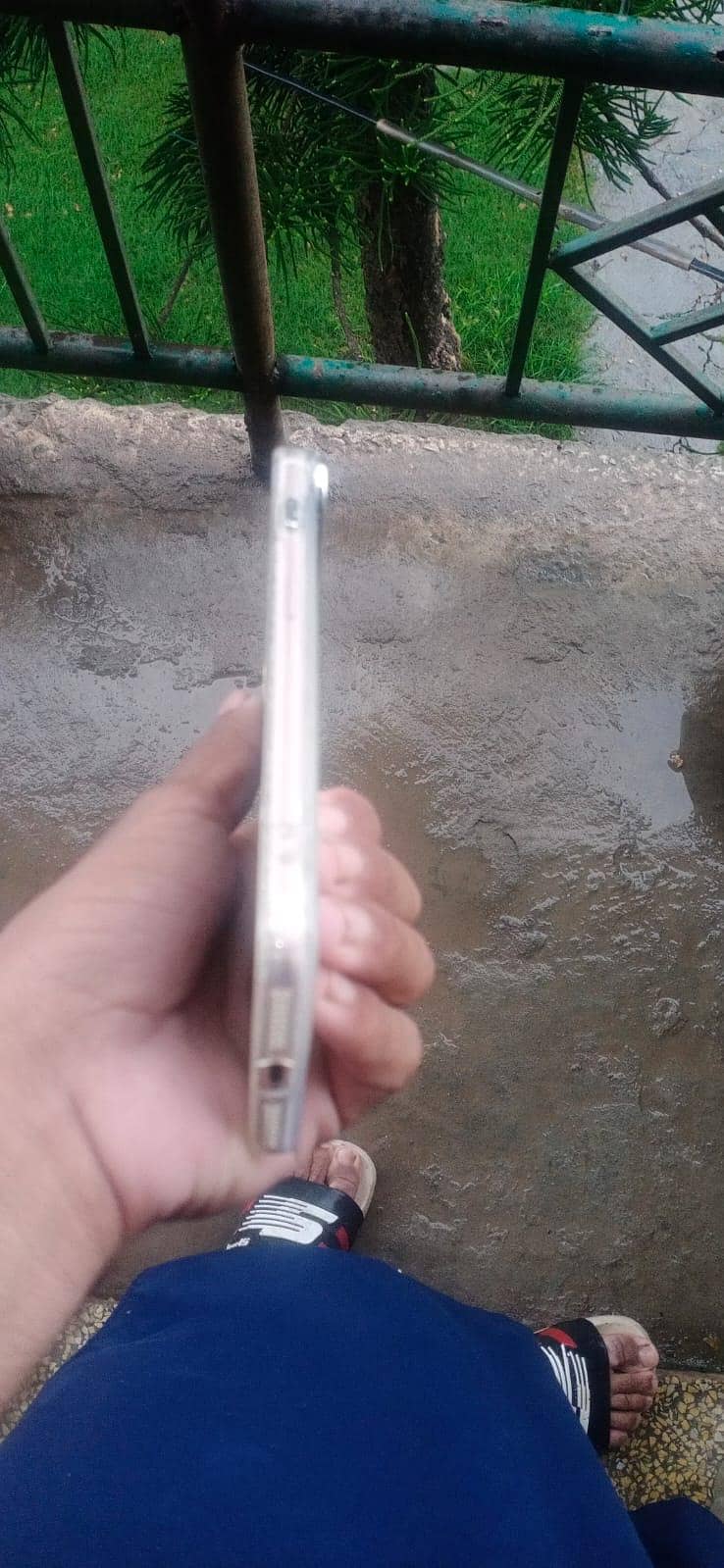 Apple iPhone 7 Plus 2