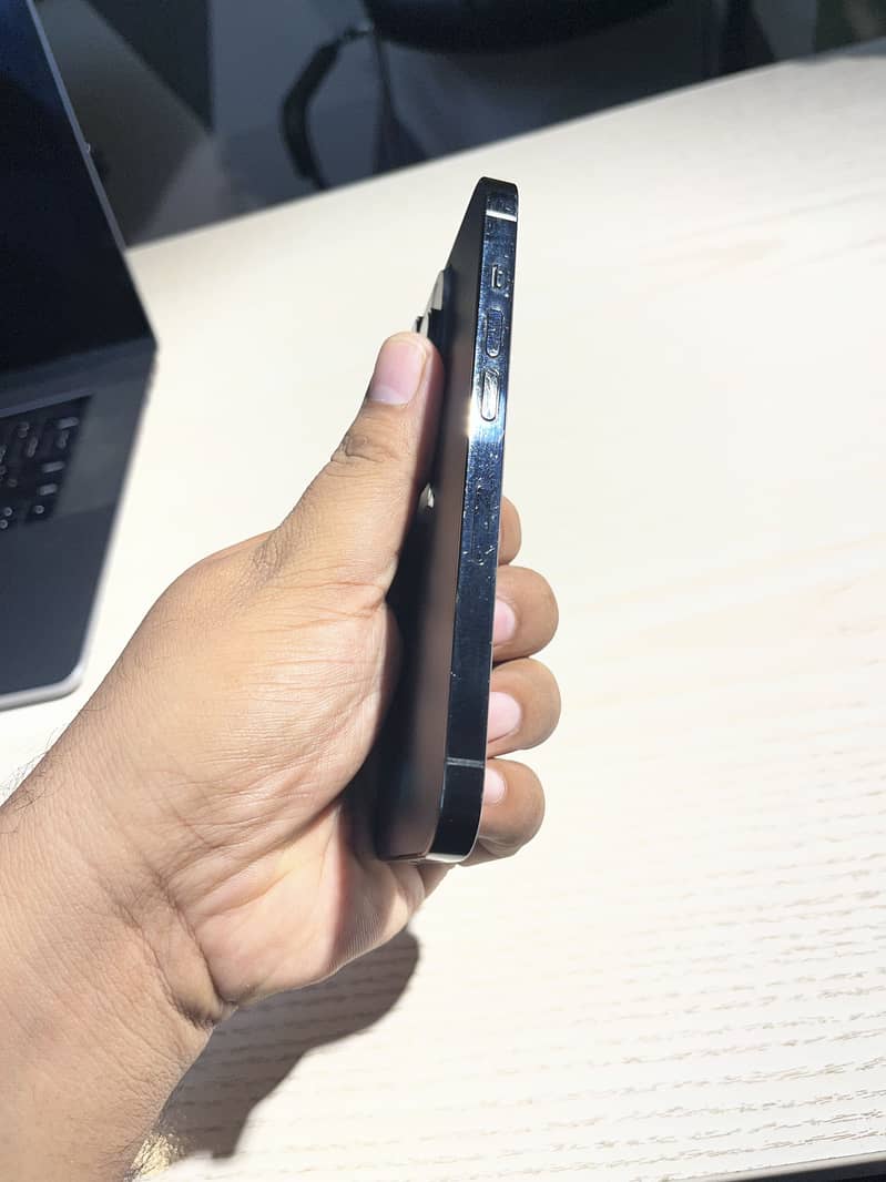 Apple iPhone 14 Pro 4