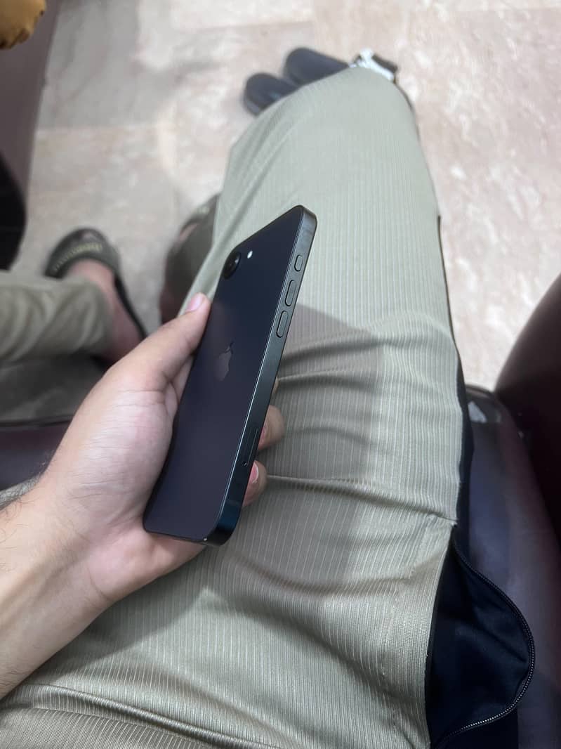 Apple iPhone 16e bypass 3