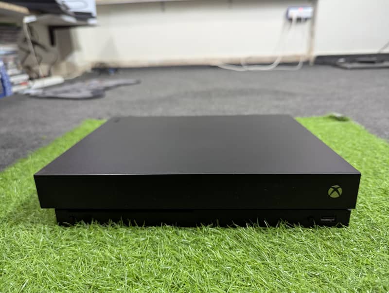 Xbox one x 2