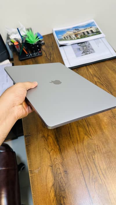 Apple Macbook Pro 2018 15 Inches